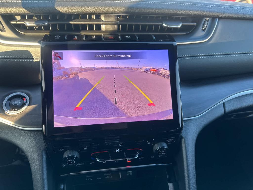 new 2025 Jeep Grand Cherokee L car