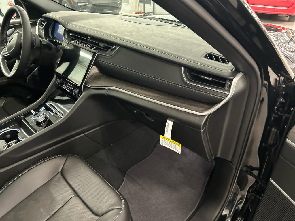 new 2025 Jeep Grand Cherokee L car, priced at $60,930