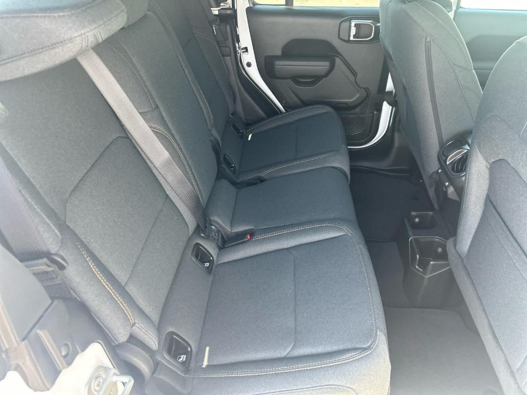 new 2025 Jeep Gladiator car, priced at $46,776