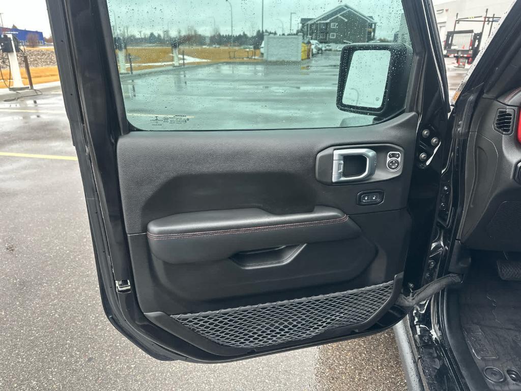 used 2022 Jeep Gladiator car, priced at $36,421