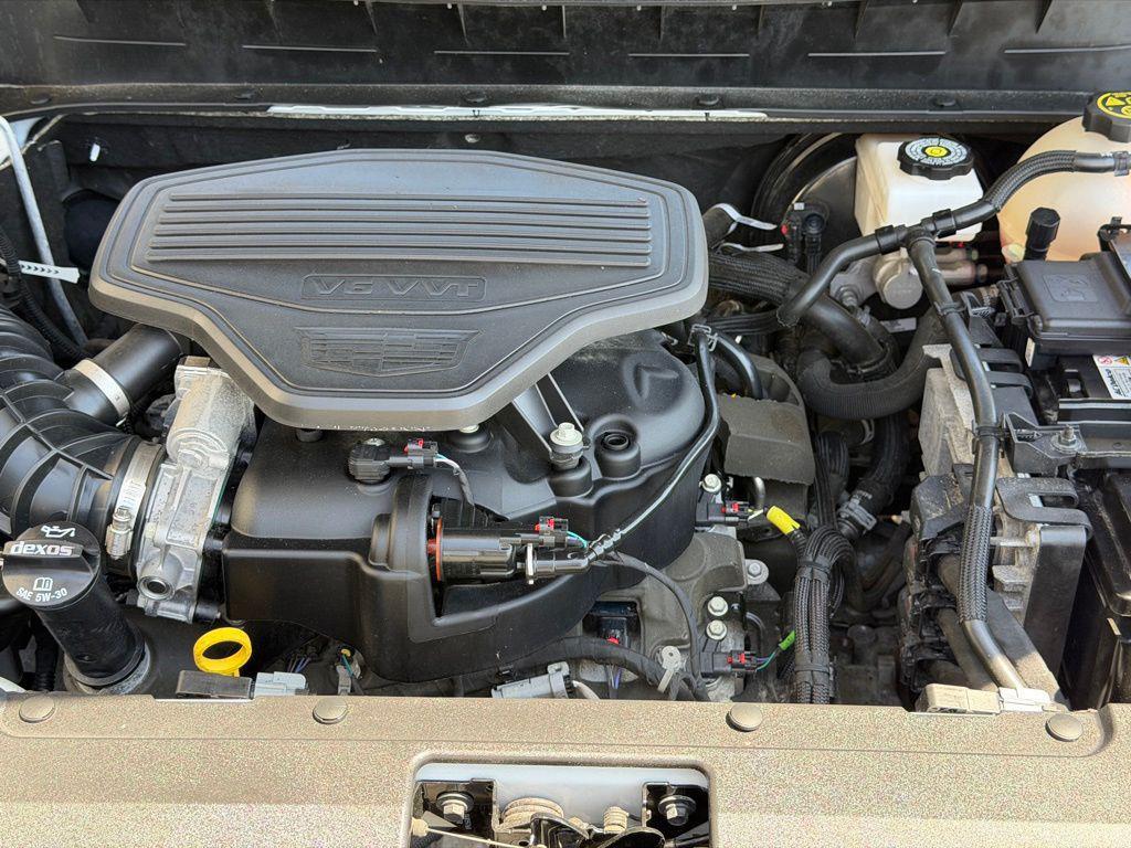 used 2024 Cadillac XT6 car, priced at $46,979