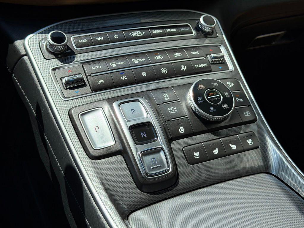 used 2023 Hyundai Santa Fe car, priced at $30,979