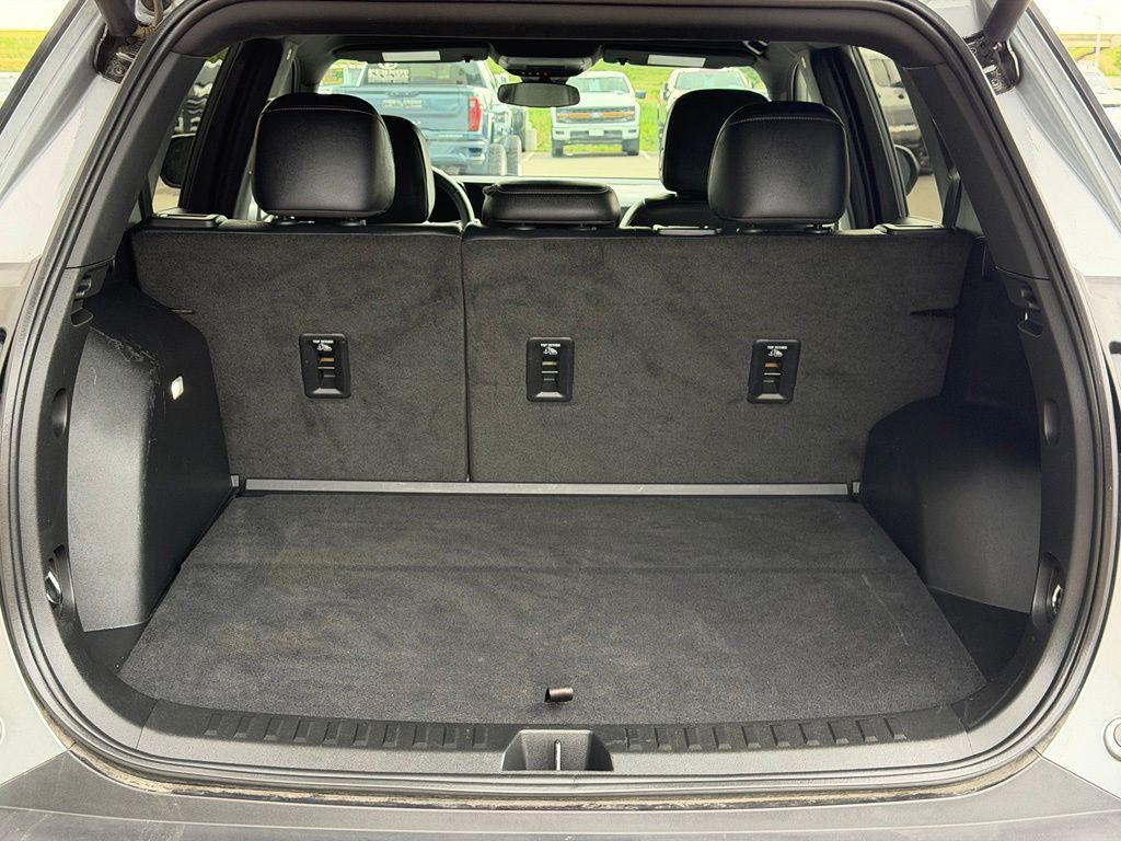 used 2025 Chevrolet Equinox car, priced at $26,979