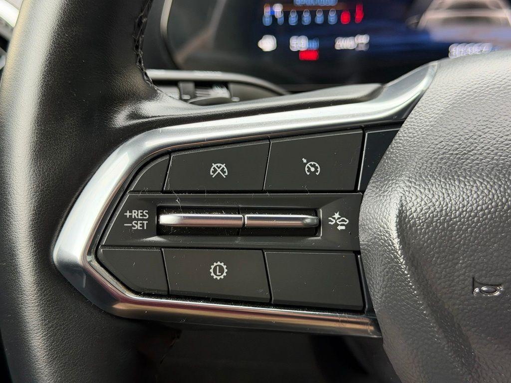 used 2025 Chevrolet Equinox car, priced at $26,979