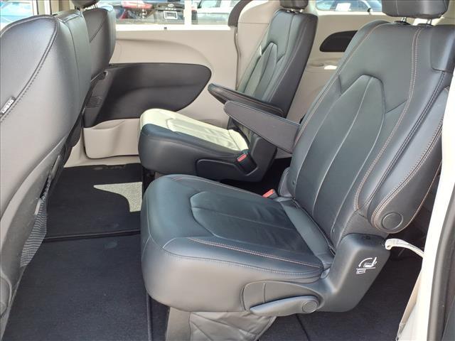 used 2017 Chrysler Pacifica car