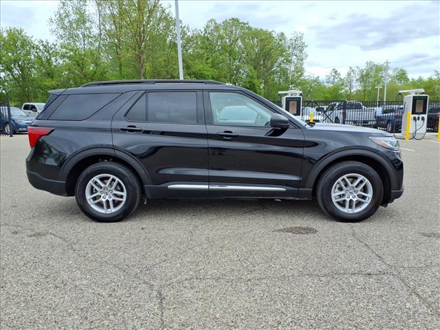 used 2025 Ford Explorer car