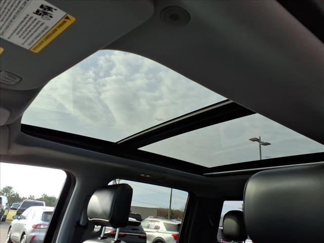 used 2021 Ford F-150 car, priced at $33,593