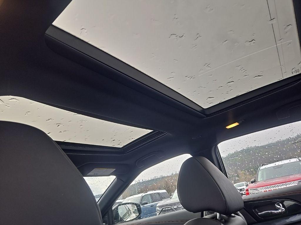 used 2023 Nissan Maxima car, priced at $32,420