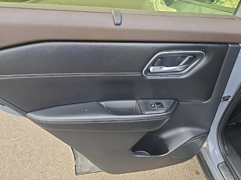 used 2023 Nissan Rogue car, priced at $25,462