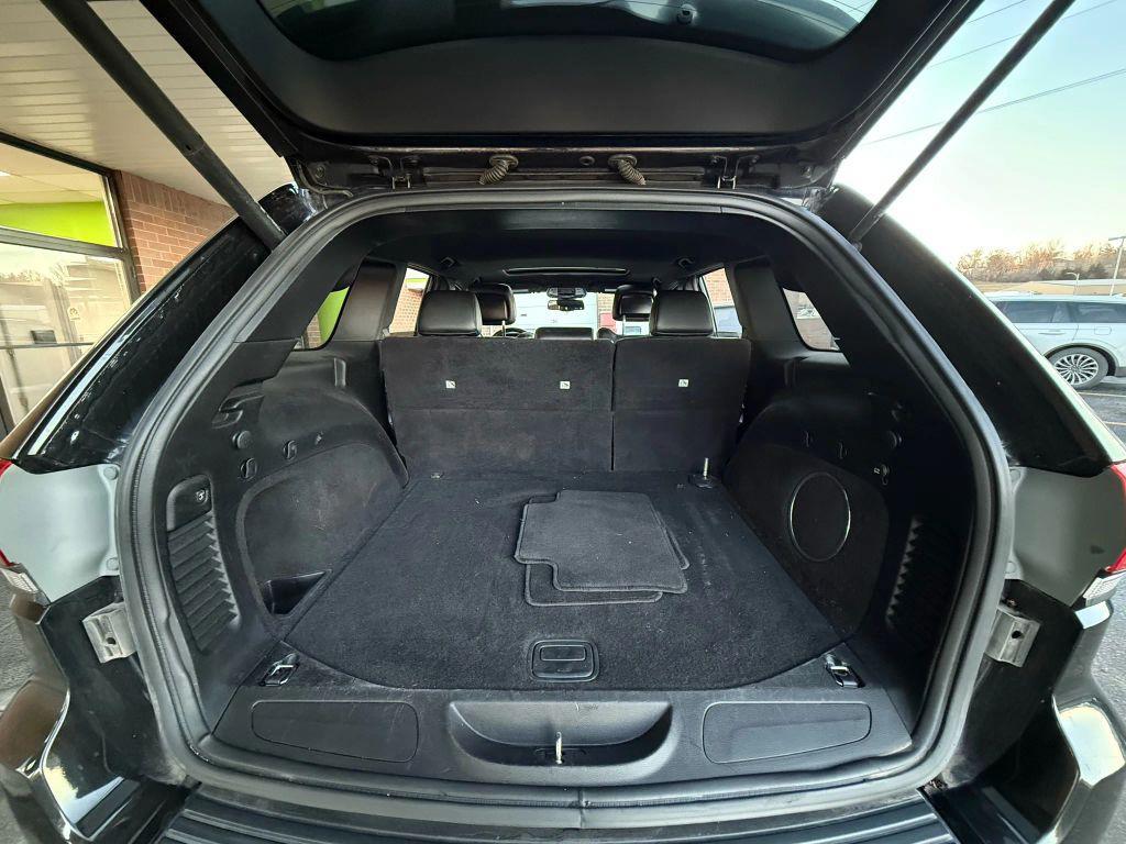 used 2015 Jeep Grand Cherokee car, priced at $15,999