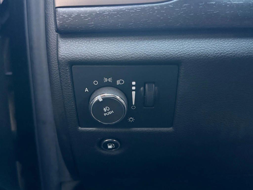 used 2015 Jeep Grand Cherokee car, priced at $15,999