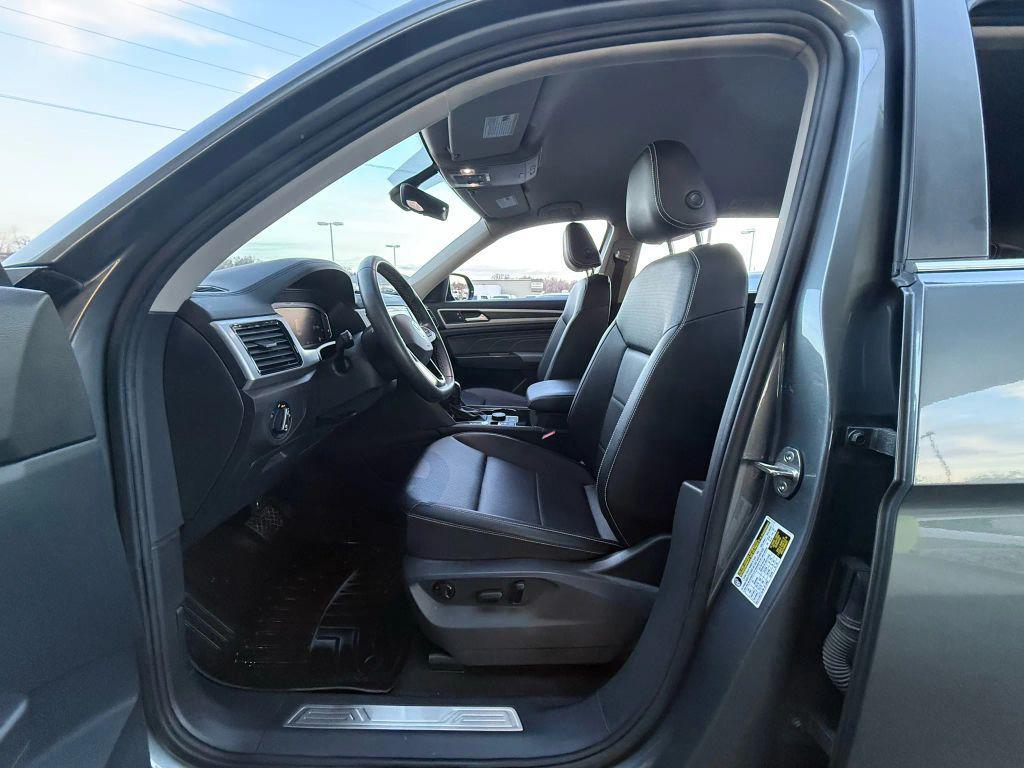 used 2023 Volkswagen Atlas car, priced at $22,999