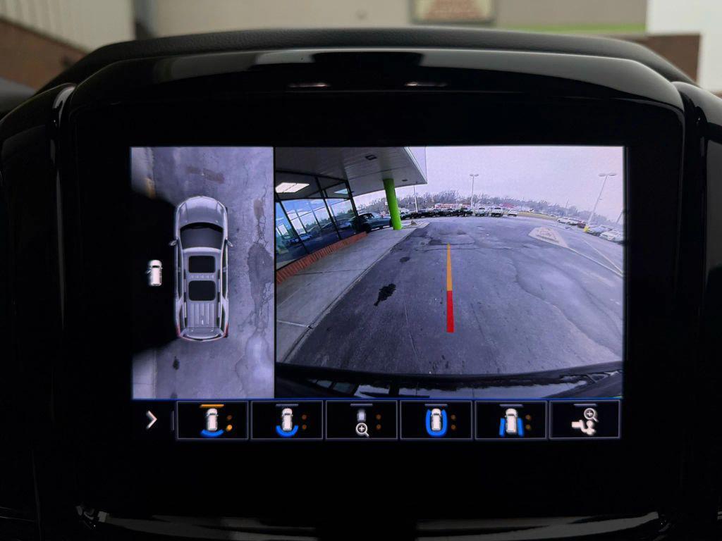 used 2021 Chevrolet Traverse car, priced at $24,999