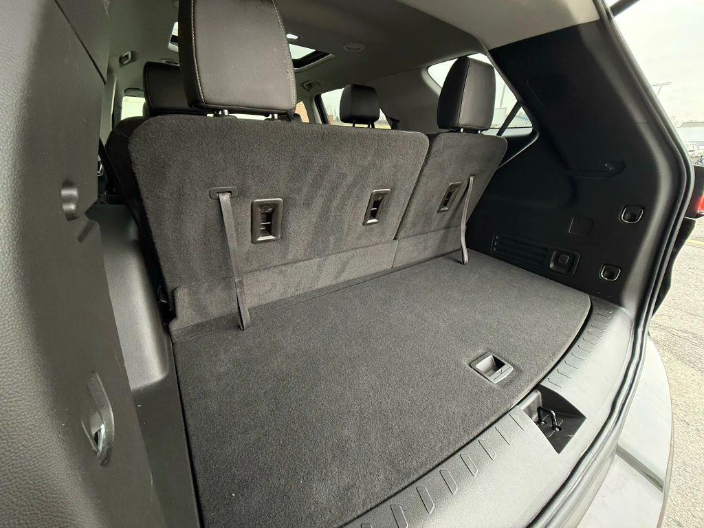 used 2021 Chevrolet Traverse car, priced at $24,999