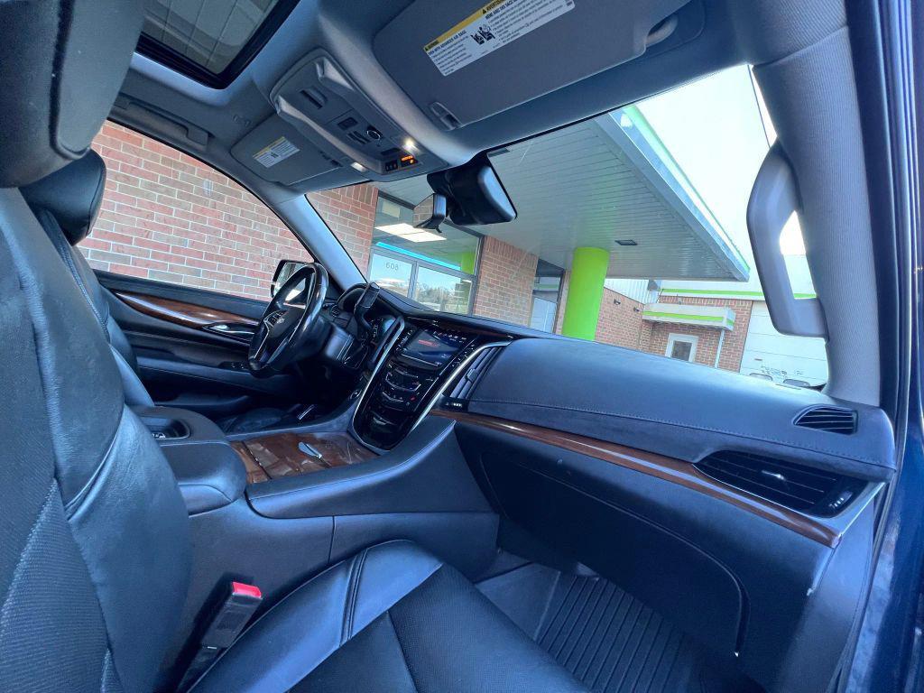 used 2020 Cadillac Escalade car, priced at $30,999