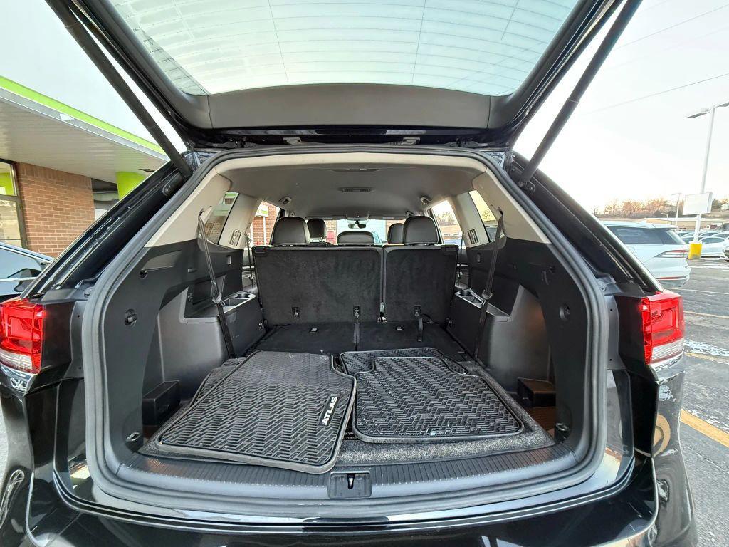 used 2021 Volkswagen Atlas car, priced at $20,999