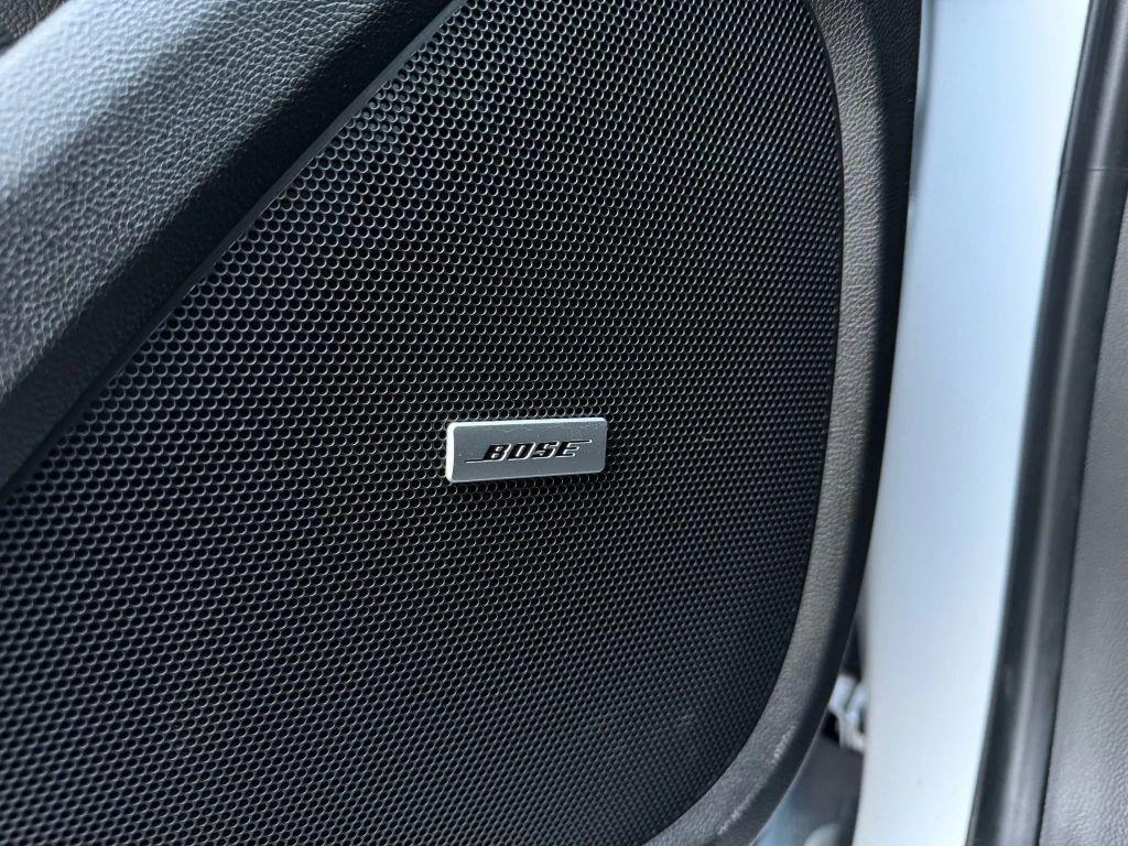 used 2023 Chevrolet Traverse car, priced at $24,999