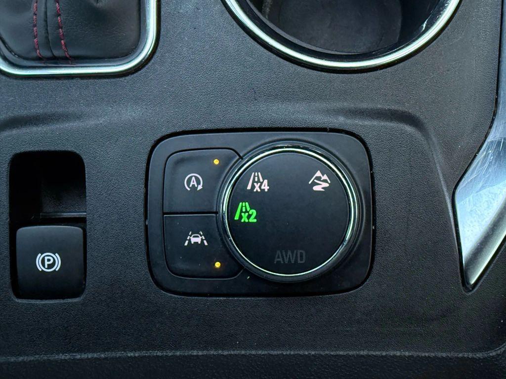 used 2023 Chevrolet Traverse car, priced at $24,999