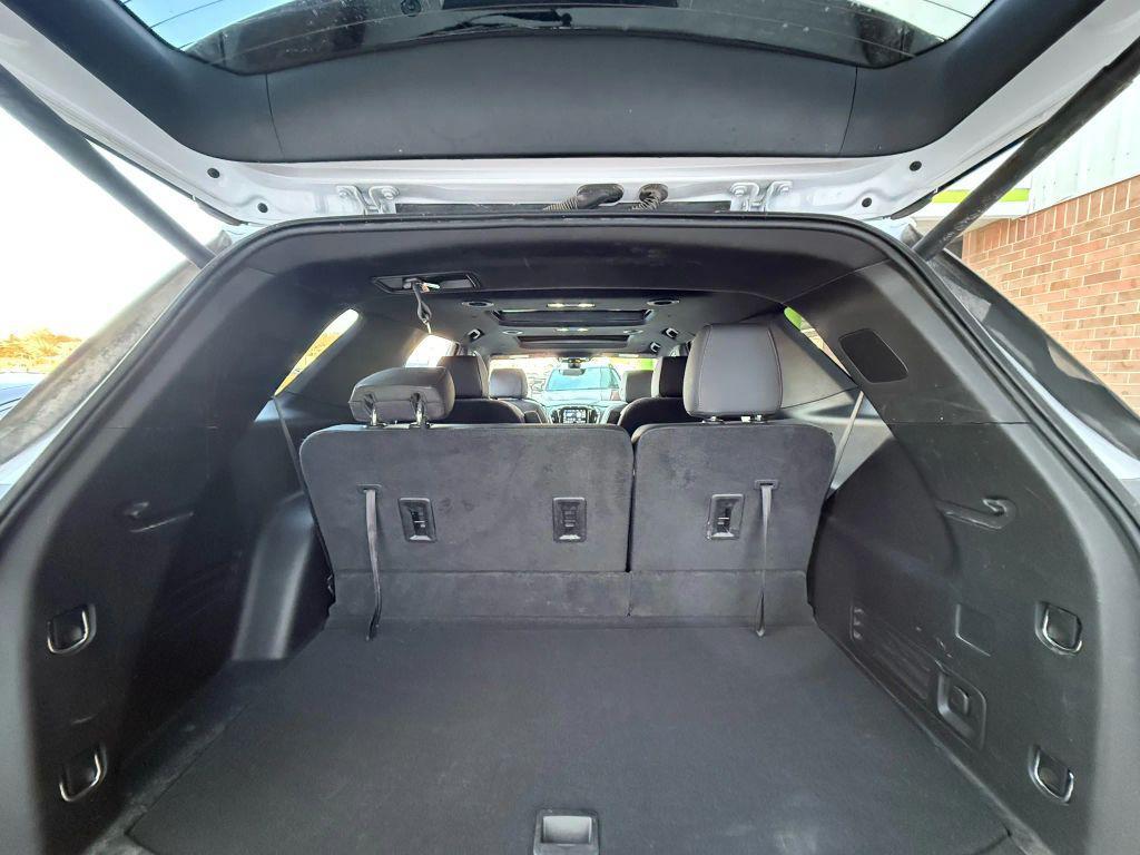 used 2023 Chevrolet Traverse car, priced at $24,999