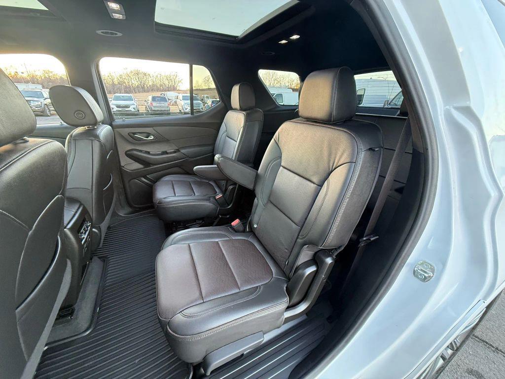 used 2023 Chevrolet Traverse car, priced at $31,999