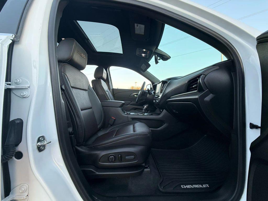 used 2023 Chevrolet Traverse car, priced at $31,999