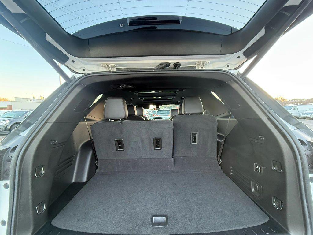 used 2023 Chevrolet Traverse car, priced at $31,999