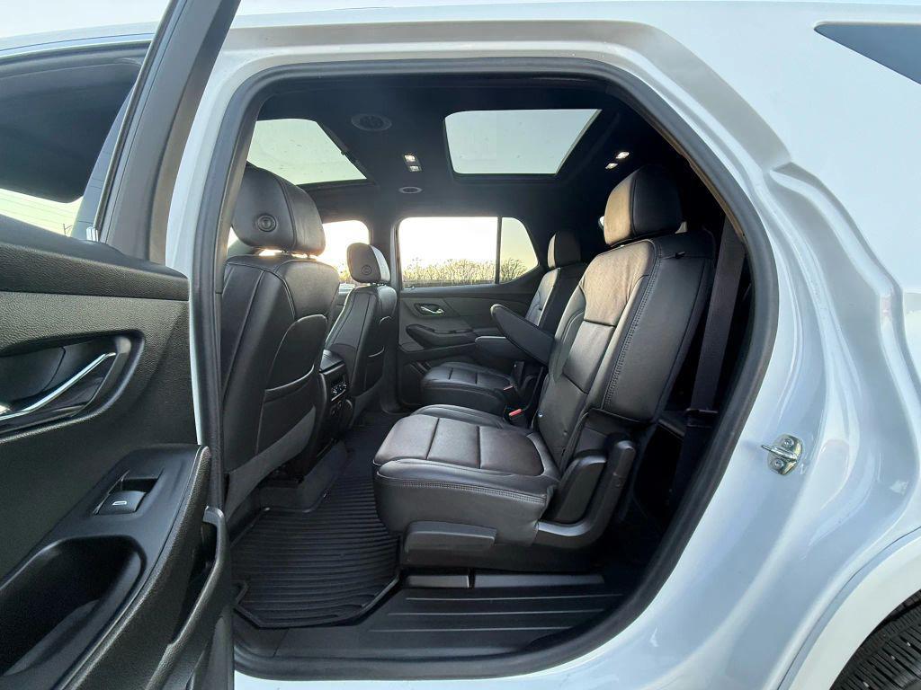 used 2023 Chevrolet Traverse car, priced at $31,999