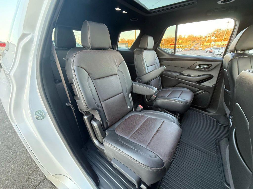 used 2023 Chevrolet Traverse car, priced at $31,999