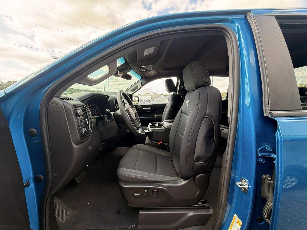 used 2022 Chevrolet Silverado 1500 car, priced at $30,999