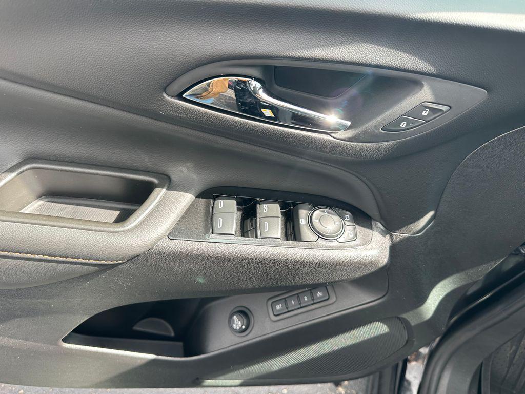 used 2024 Chevrolet Equinox car, priced at $26,136