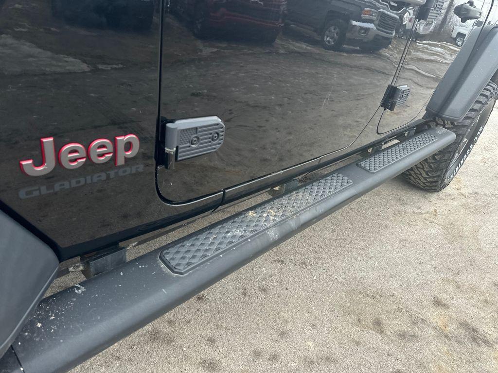 used 2020 Jeep Gladiator car, priced at $25,412