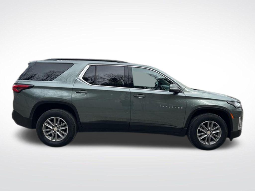 used 2023 Chevrolet Traverse car, priced at $26,994