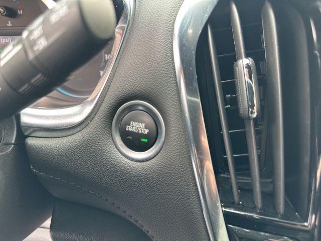 used 2023 Chevrolet Traverse car, priced at $28,171