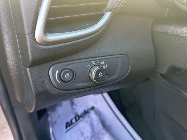 used 2022 Chevrolet Trax car, priced at $16,327