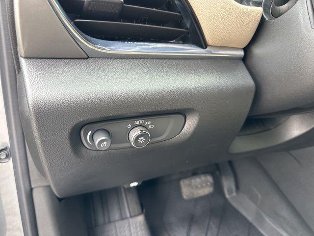 used 2024 Chevrolet Traverse car, priced at $30,972