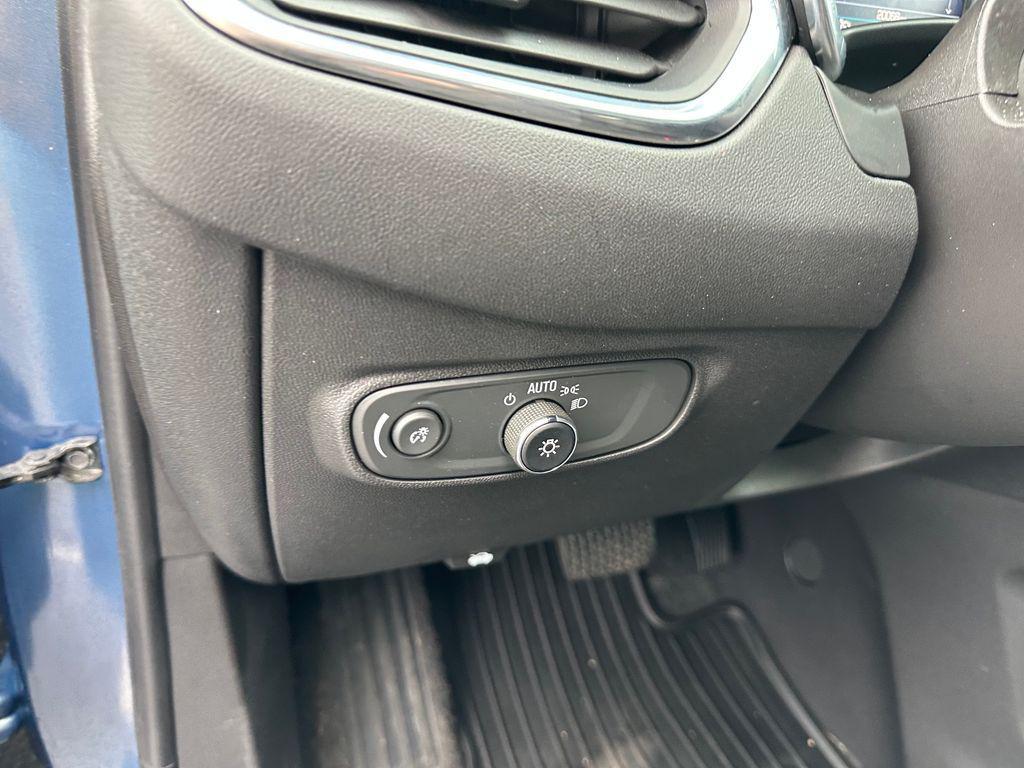 used 2024 Chevrolet Equinox car, priced at $22,079