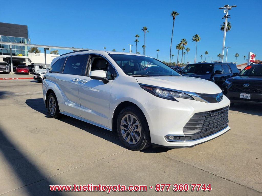 used 2023 Toyota Sienna car, priced at $38,500