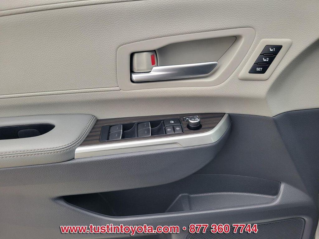 used 2023 Toyota Sienna car, priced at $48,998