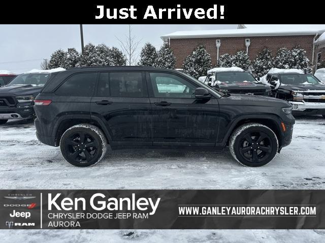 used 2024 Jeep Grand Cherokee car, priced at $33,900