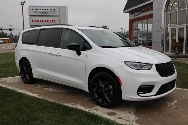 new 2026 Chrysler Pacifica car, priced at $53,838