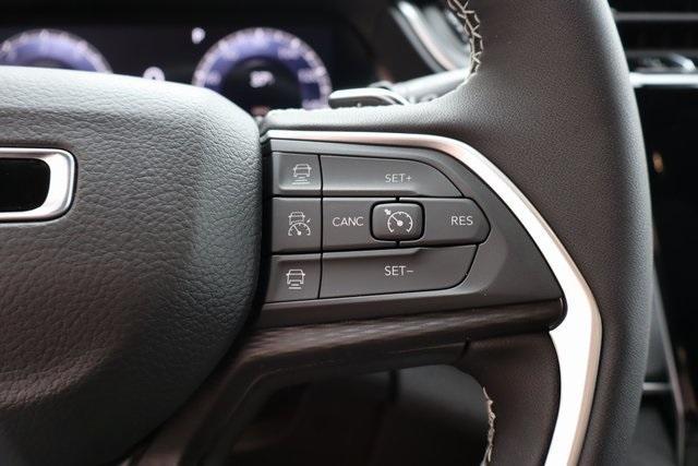 new 2025 Jeep Grand Cherokee car, priced at $43,302