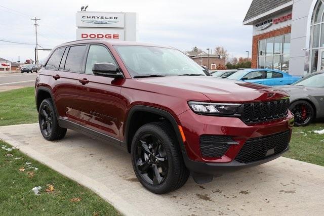 new 2025 Jeep Grand Cherokee car, priced at $43,302