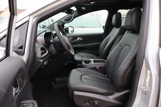 new 2026 Chrysler Pacifica car, priced at $45,592