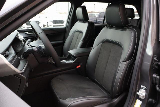 new 2025 Jeep Grand Cherokee car, priced at $42,302