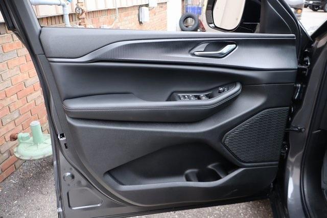 new 2025 Jeep Grand Cherokee car, priced at $42,302