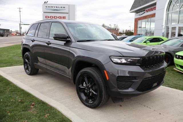 new 2025 Jeep Grand Cherokee car, priced at $42,302