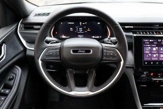 new 2025 Jeep Grand Cherokee car, priced at $42,302