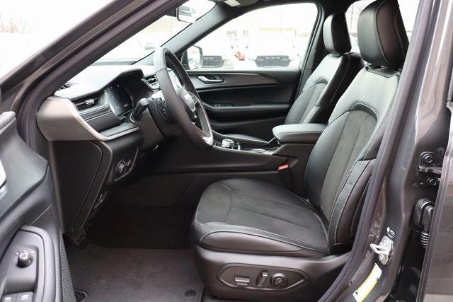 new 2025 Jeep Grand Cherokee car, priced at $42,302