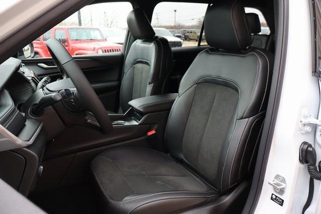 new 2025 Jeep Grand Cherokee car, priced at $42,766