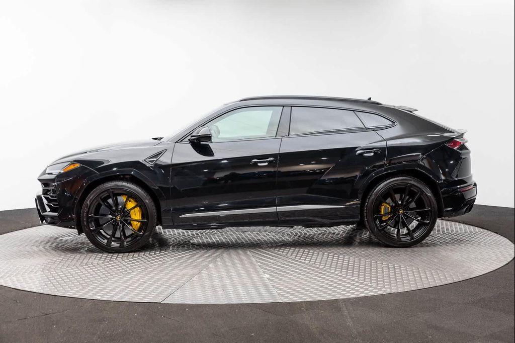 used 2022 Lamborghini Urus car, priced at $223,425